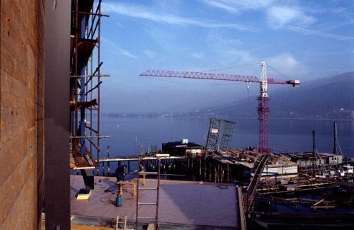 1998 wurde die Seebühne erweitert.    Ignacio Martinez