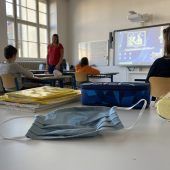 Warten auf Regeln für Schulen