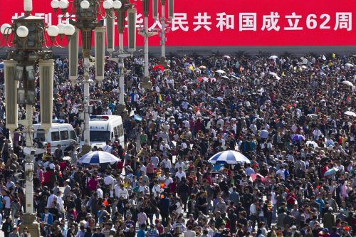 Auch China werde bis 2100 auf rund 730 Millionen Einwohner schrumpfen. AP