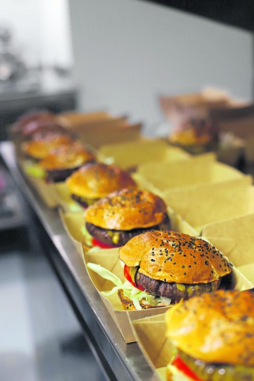 Beim One More setzt man auf Buns, Fleisch und Gemüse kommen von regionalen Betrieben.  VN