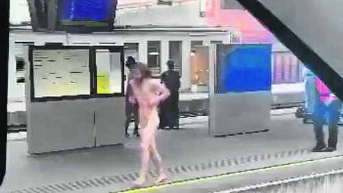 Der „Flitzer“ am Bahnhof auf einem Screenshot.