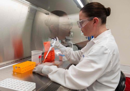 Der Impfstoff mRNA-1273 soll ab Ende Juli in einer Phase III-Studie an rund 30.000 Probanden getestet werden. AFP