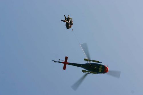 Der Mann wurde mittels Tau von der Polizei geborgen. symbol/Polizei