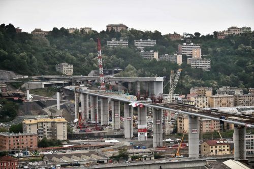 Die neue Brücke soll Ende Juli eröffnet werden.  AFP