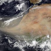 Gigantische Sahara-Staubwolke zieht über Atlantik