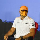 Pilot mit Maske