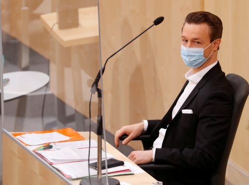 Finanzminister Gernot Blümel: An Coronahilfen wurden bis zum 15. Juni 890 Millionen Euro aus dem Krisenbewältigungsfonds ausbezahlt. APA