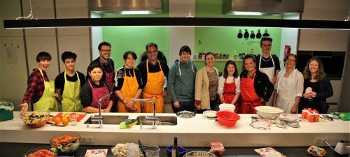 Im ersten Gemeindewahlkampf (vor Corona) kochten Stadtpolitiker mit Jugendlichen. Jetzt fürchten manche, dass der OJA Feldkirch von der Stadt die Suppe versalzen wird. Uysal
