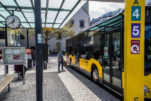 In den Öffis halten sich längst nicht mehr alle Fahrgäste an die verordnete Maskenpflicht.  Vn/PS