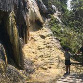 Zum versteinerten Wälder Wasserfall