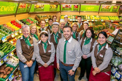 Kaufmann Salih Ciftci im neu modernisierten Spar-Markt in der Dornbirner Moosmahdstraße.  Hirschbuehl