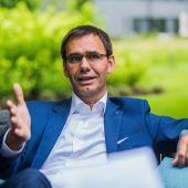 Kraftwerke, Messe und Schuldenberg