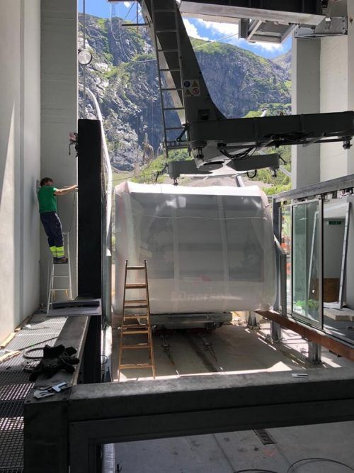Mit der Anlieferung der neuen Gondel nähern sich die Arbeiten an der Lünerseebahn dem Ende.  g. burtscher