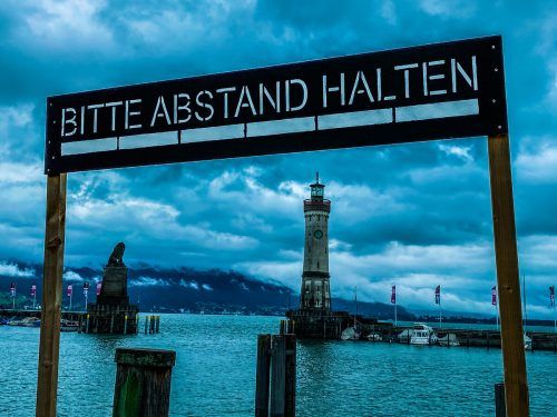 Schon jetzt wird im Startgelände um Abstand gebeten. Privat
