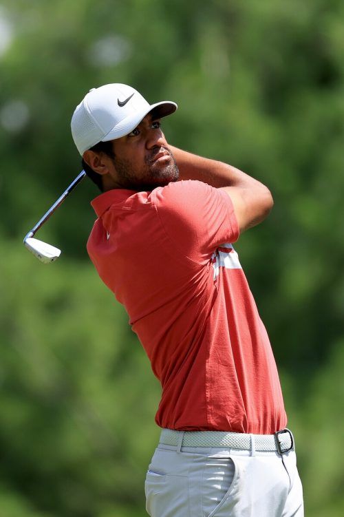 Tony Finau spielte sich mit einer 66er-Runde an die Spitze. apa