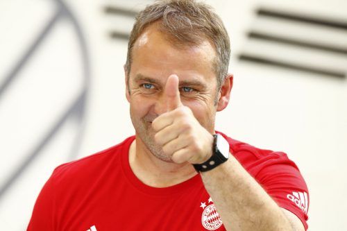 Trainer Hansi Flick kann gleich in seinem ersten Trainerjahr das Double gewinnen. ap