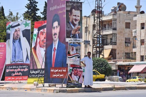 Wahlplakate säumen die Straßen von Aleppo.  AFP
