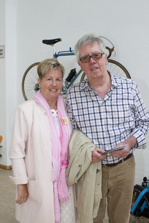Zweiradspezialist Peter Rohrer und Amrei.