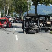 Ein Verletzter und hoher Sachschaden bei Kollision