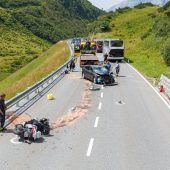 Motorradfahrer bei Kollision mit Pkw auf der Arlbergstraße tödlich verletzt. »B1
