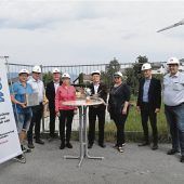 Grundstein und Segen für Pfarrers Bündt