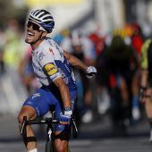 Alaphilippe schnappt sich das gelbe Trikot