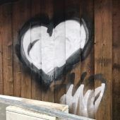 „Herzige“ Graffiti im Silbertal