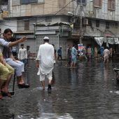 Pakistan: Angst vor Krankheiten nach Überflutungen in Karatschi
