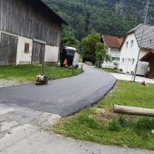 Straße in Lorüns neu asphaltiert
