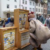 Ein cleveres Hühnchen begehrt auf