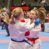 Karatekas kehren auf die Matte zurück