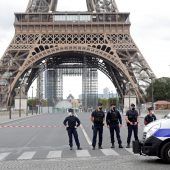 Pariser Eiffelturm wegen Bombendrohung evakuiert