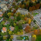 Im Einsatz gegen Unkraut auf Friedhöfen