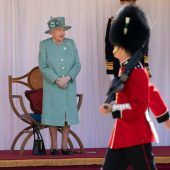 Mehrere Wachen der Queen bei Coronaparty erwischt