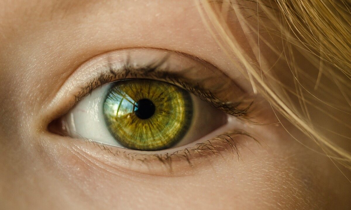 Der Blick ins Auge kann bei jüngeren Kindern sehr wichtig sein. pexels