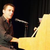 Virtuose in Sachen Sprache, Piano und Mimik