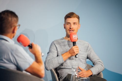 Direkt vom Giro in die „Mixed Zone“: Matthias Brändle erzählt von drei intensiven Wochen. VN-Sams