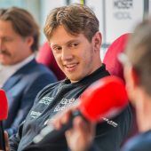 Im Familienkreis und beim VN-Talk – Marco Rossi entspannt vor dem Draft. »C1