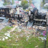 Gewaltige Explosion und Flammen