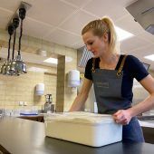 Gastgeberin Denise Amann sorgt in Frastanz für kulinarische Überraschungen. »A5