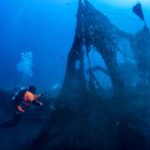 Eine Million Tonnen Geisternetze landen pro Jahr im Meer