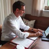 LH Wallner lebt im eigenen  Homeoffice abgesondert