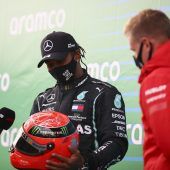 Hamilton nach Rekordsieg mit Schumachers Helm belohnt