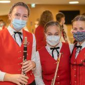 Harmoniemusik spielte mit Abstand auf