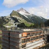 Teamhotel in Warth im Wettlauf mit der Zeit