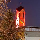Auch Hohenems leuchtet orange