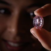 19 Millionen Euro für rosa Diamant