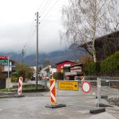 Luftkabel werden im Boden vergraben
