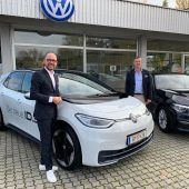 Stadtchef tauscht „Staatskarosse“ gegen ein E-Auto