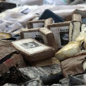 Drogen im Feuer vernichtet